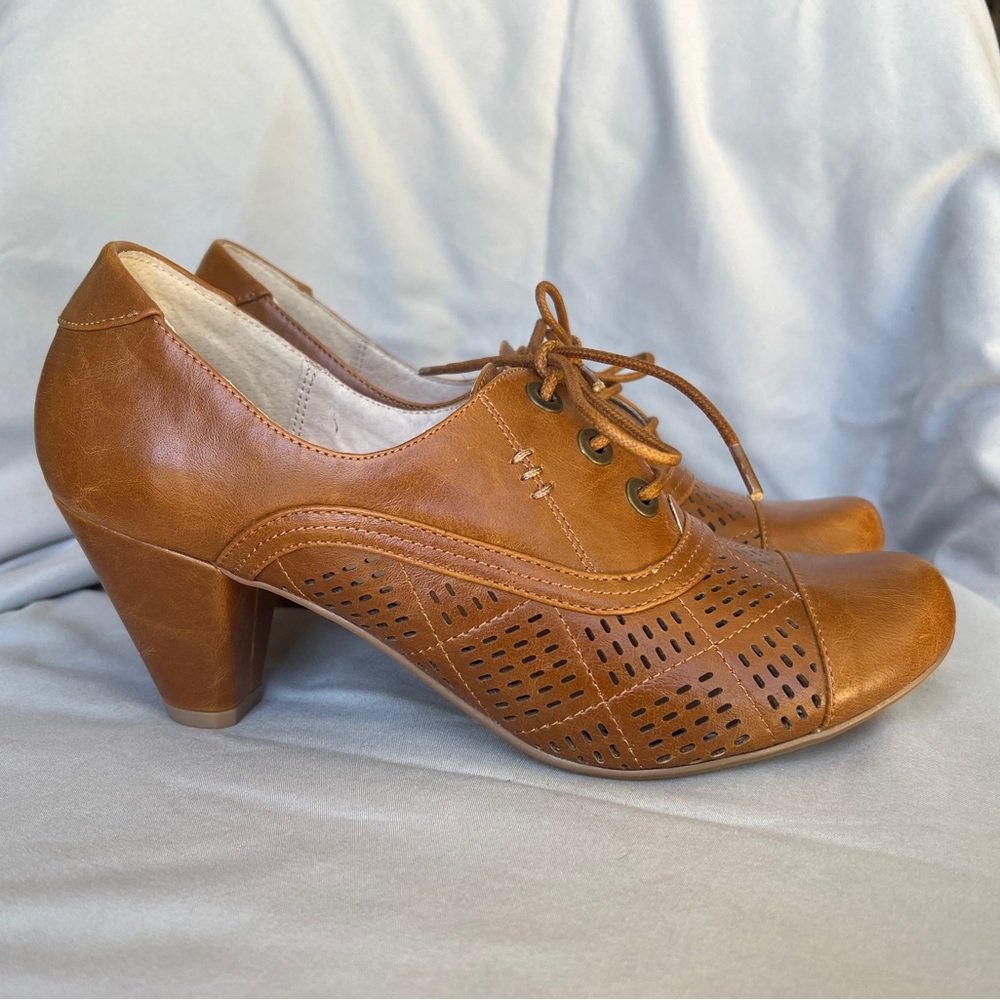 Chelsea Crew Marilyn Cognac Heeled Oxfords Size 41/10